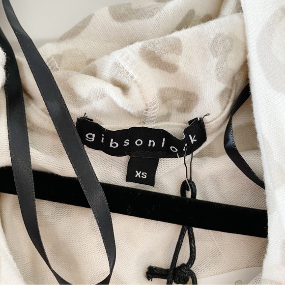 Gibsonlook Nordstrom Convertible Neck Top in Oatmeal Animal Leopard NWT - Picture 5 of 7